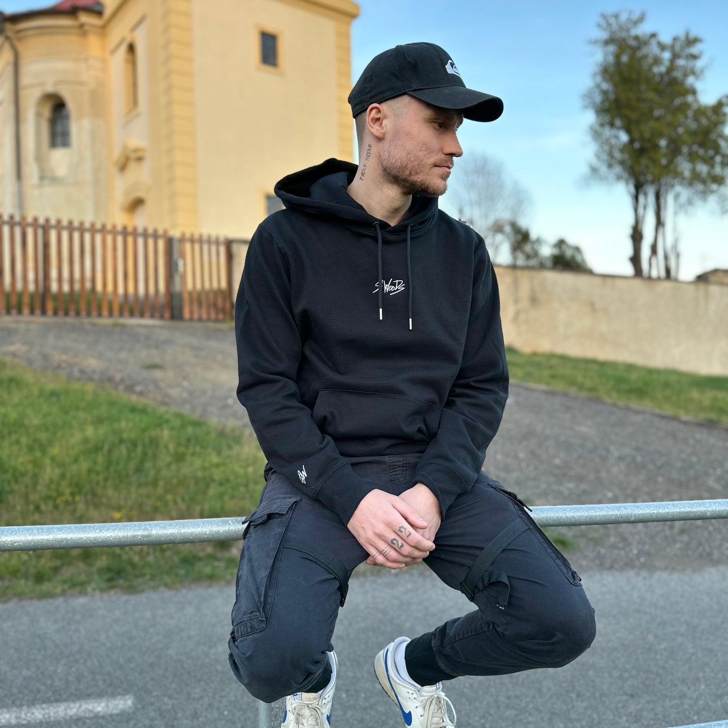 BYE BYE HOODIE BLACK